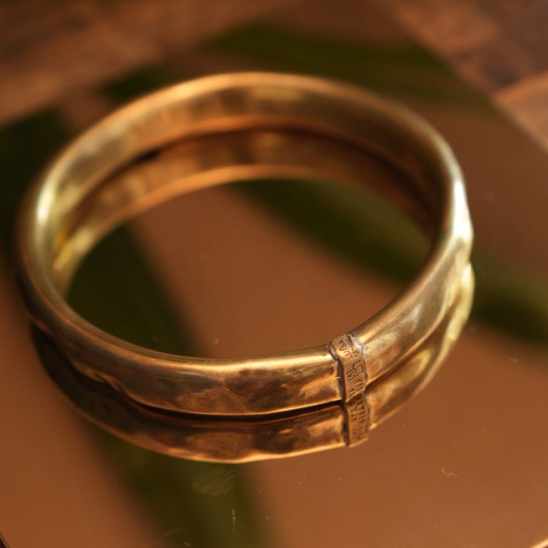 Bracciale rigido in Ottone Massiccio Martellato