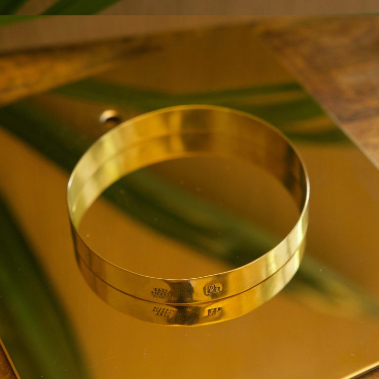 Bracciale piatto chiuso in Ottone