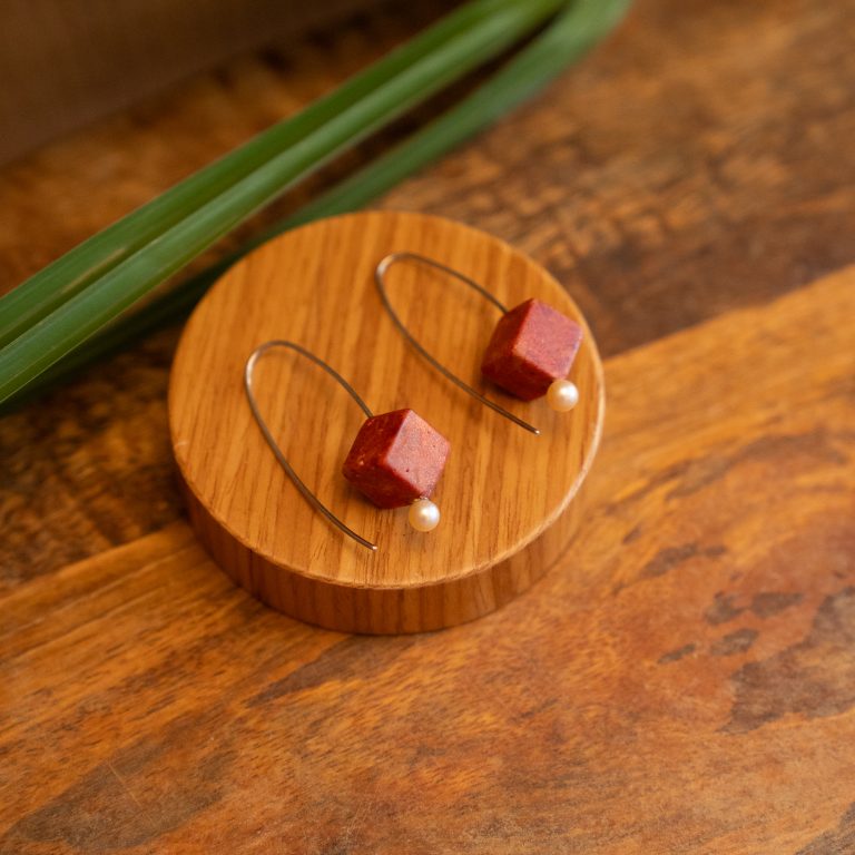 Orecchini Cubo in resina grandi