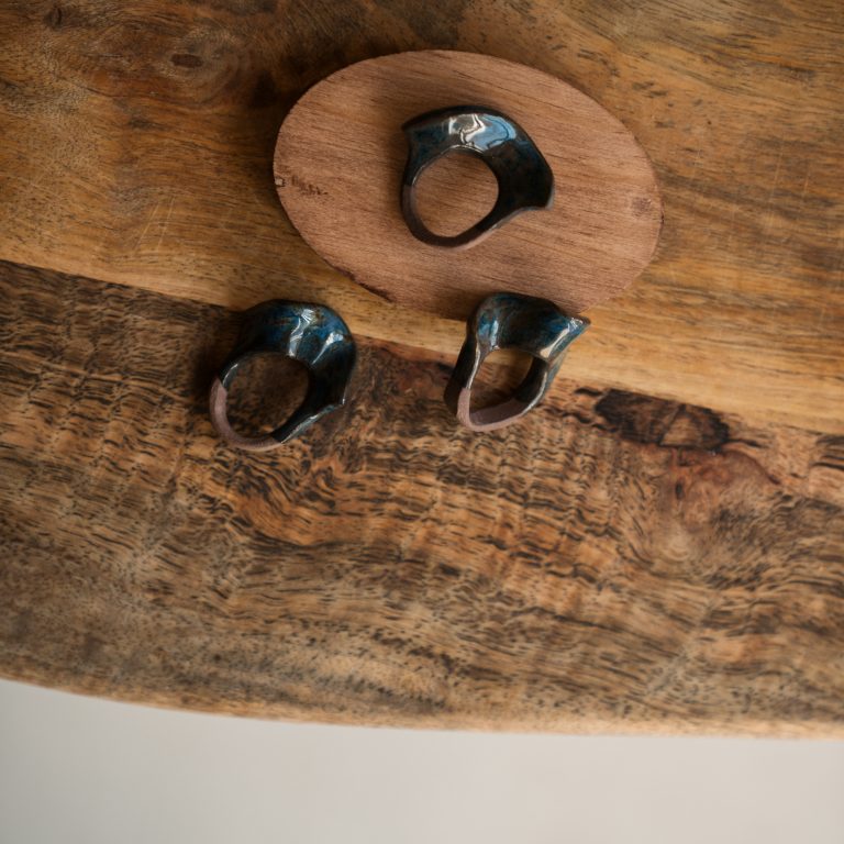 Anello Garça toni scuri